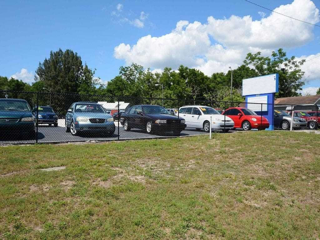 Auto Dealer For Sale in Leesburg, Florida 750,000